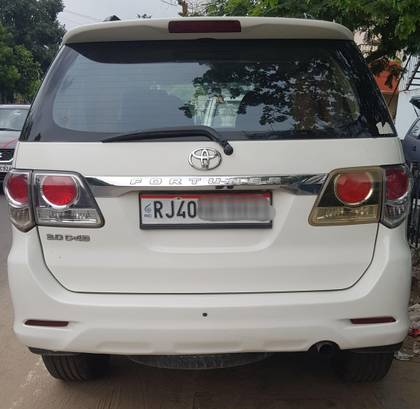 Toyota Fortuner 4x2 Manual