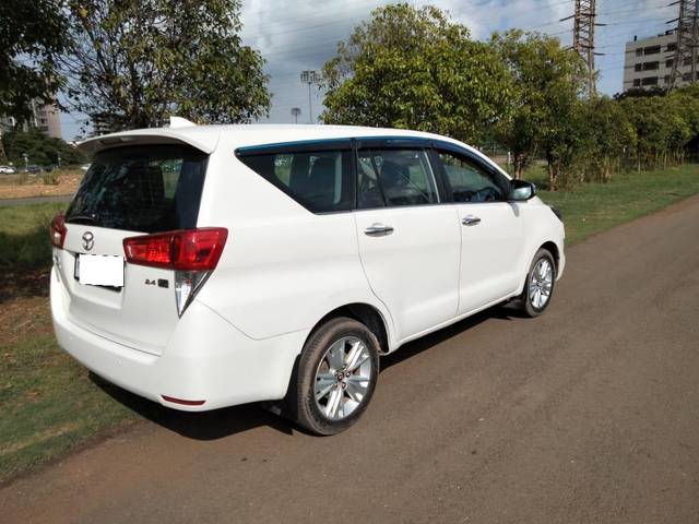 https://images10.gaadi.com/usedcar_image/4053513/original/processed_a822239e59cd1675e791af7323b4868d.jpg?imwidth=6402