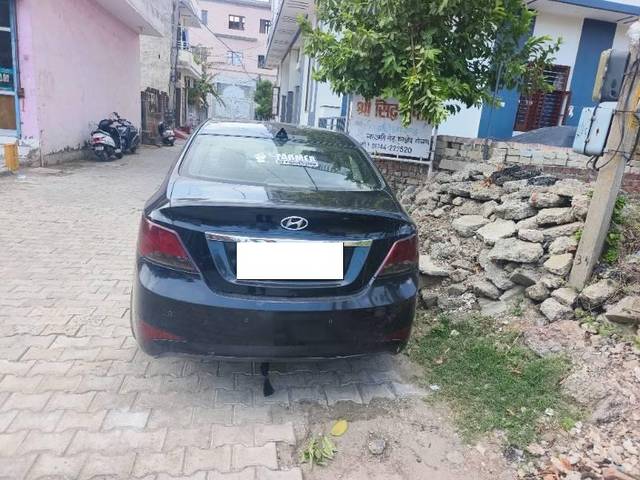 https://images10.gaadi.com/usedcar_image/4053973/original/processed_2a08619c-7b9b-4c99-8d97-060be3a069d7.jpg?imwidth=6400