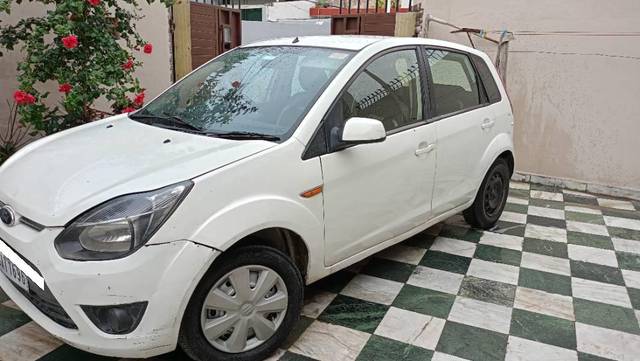 https://images10.gaadi.com/usedcar_image/4053978/original/processed_99e948c0-7230-4790-943d-a23100113800.jpg?imwidth=6400