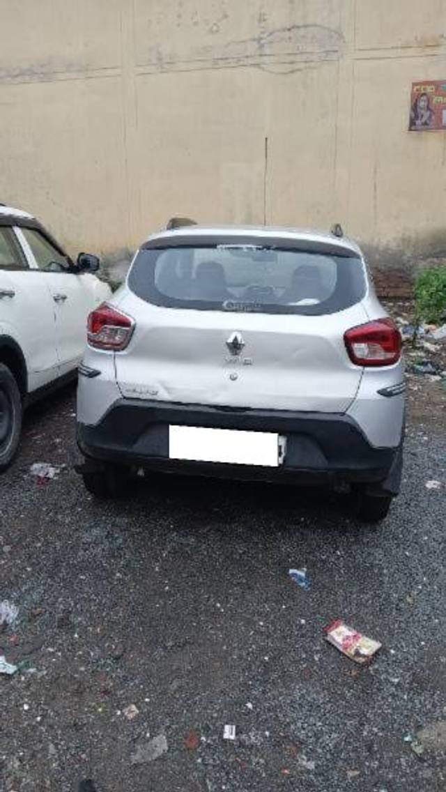 https://images10.gaadi.com/usedcar_image/4053992/original/processed_e8fd01d5-869b-4340-8604-878438462374.jpg?imwidth=6401