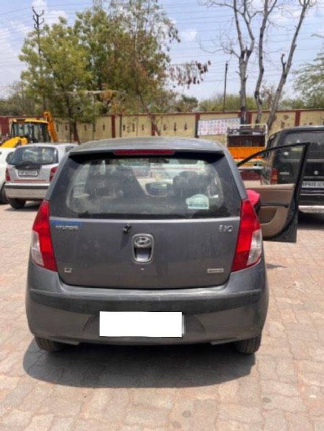 https://images10.gaadi.com/usedcar_image/4054104/original/processed_10b02b47-3c6e-4551-b91b-870208dfce2c.jpeg?imwidth=6400