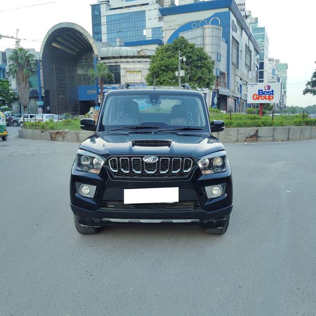 https://images10.gaadi.com/usedcar_image/4054230/original/processed_dc88c7cdf35ccd6535f2a9da7caf6448.jpg?imwidth=6400