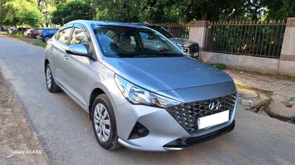 Hyundai Verna S