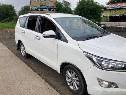 Toyota Innova Crysta 2.4 G MT 8S BSIV