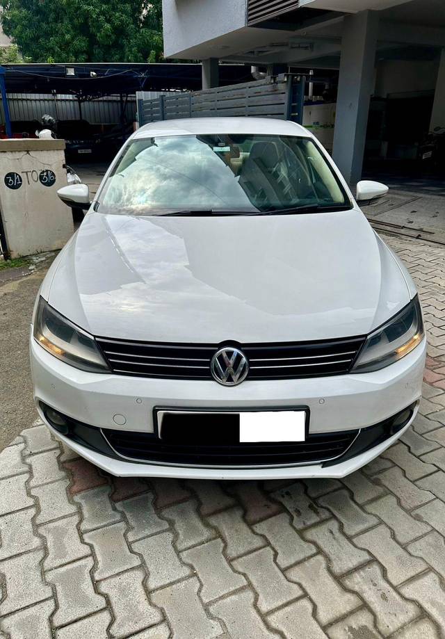 https://images10.gaadi.com/usedcar_image/4054606/original/processed_b13bd4fe2d669be1810f9d2407b89f45.jpg?imwidth=6402