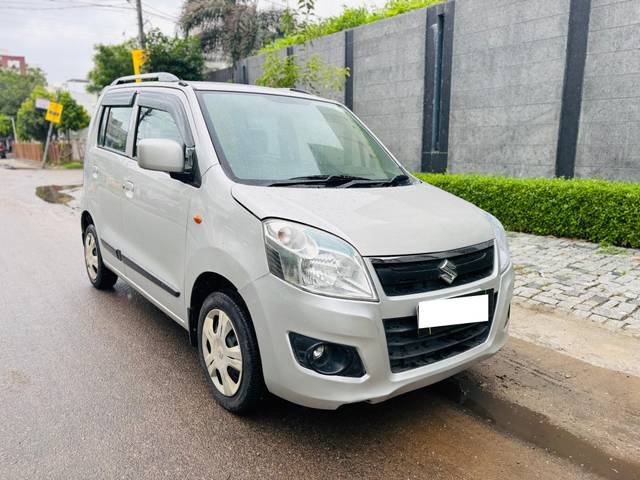 https://images10.gaadi.com/usedcar_image/4054678/original/processed_9e182ea052c49aa560491bb3c5202394.jpeg?imwidth=6400