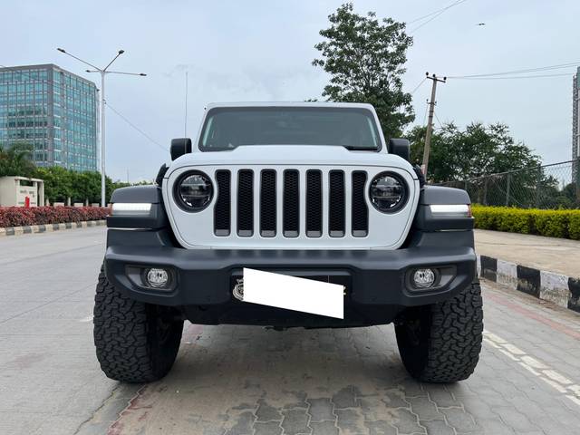 https://images10.gaadi.com/usedcar_image/4054707/original/processed_8e1b6da2a88bfc616f0db802673b85e3.jpg?imwidth=6400