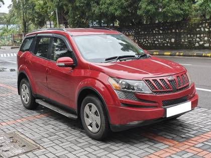 Mahindra XUV500 W6 2WD