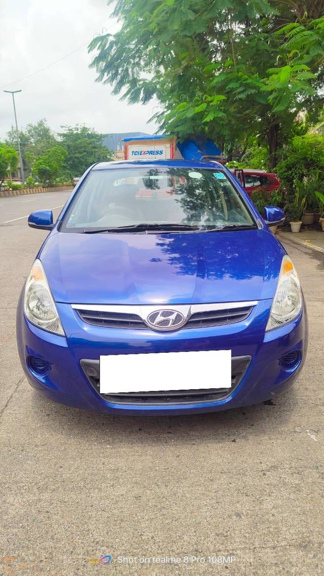 https://images10.gaadi.com/usedcar_image/4054821/original/processed_998772146d5e520b9d83e720f2626246.jpg?imwidth=6402