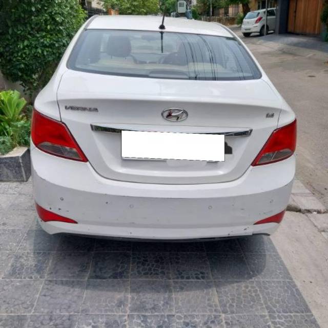 https://images10.gaadi.com/usedcar_image/4054876/original/processed_ad5bc3c7-3f36-4d76-a5ee-b9473efffc89.jpg?imwidth=6401