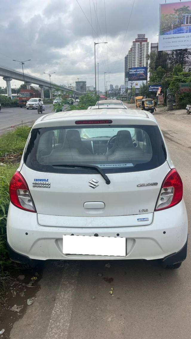 https://images10.gaadi.com/usedcar_image/4055105/original/processed_965cee906d6be9ef5784509251524bc0.jpg?imwidth=6401