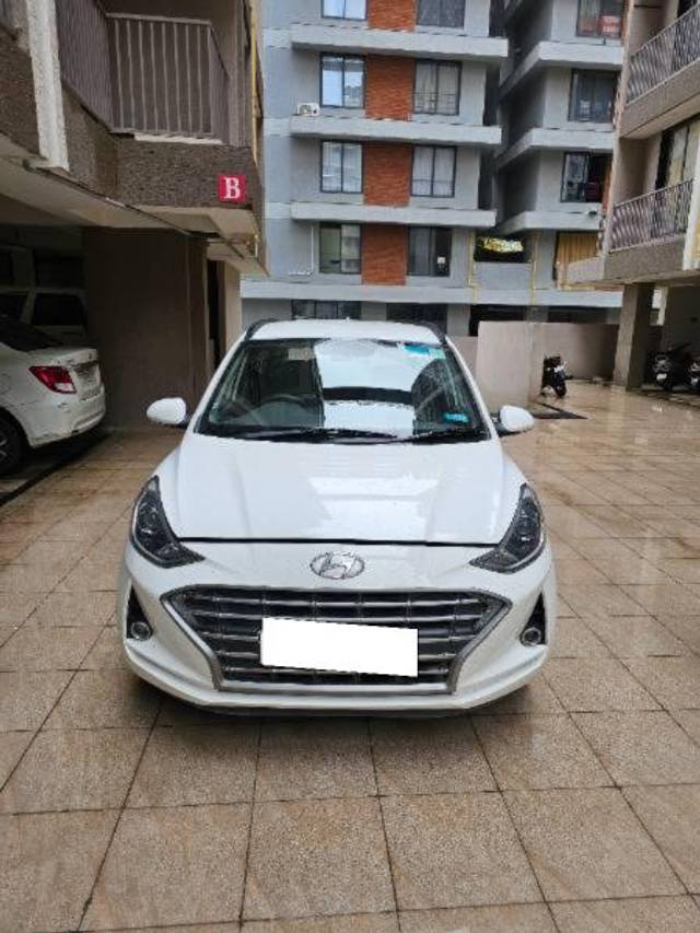 https://images10.gaadi.com/usedcar_image/4055231/original/processed_d1fb123b-8bd1-47be-93f7-364e2aafeb7d.jpg?imwidth=6400