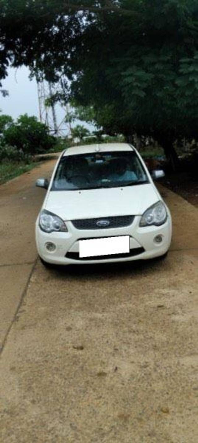 https://images10.gaadi.com/usedcar_image/4055747/original/processed_fffa787d-a673-4b31-888a-282680f75924.jpg?imwidth=6401