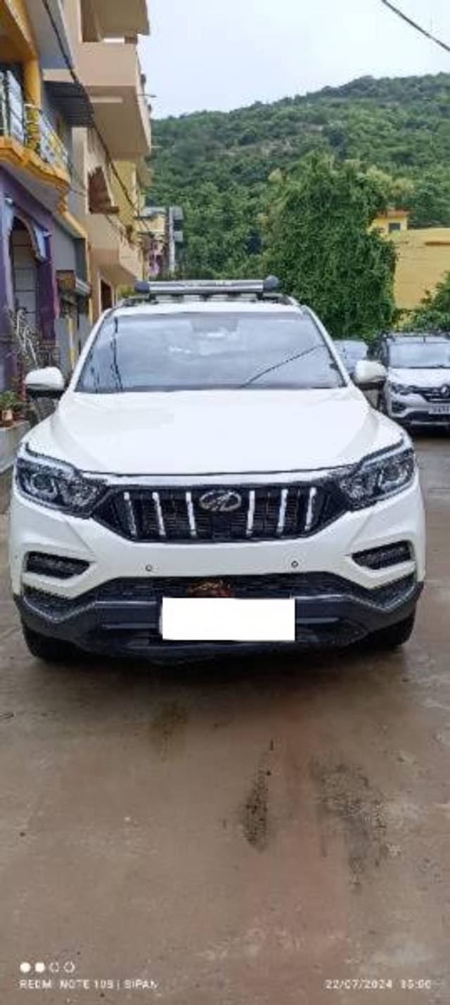 https://images10.gaadi.com/usedcar_image/4055818/original/processed_4249c3ac-d429-45b9-9d42-c5cb8b0f678e.jpg?imwidth=6400