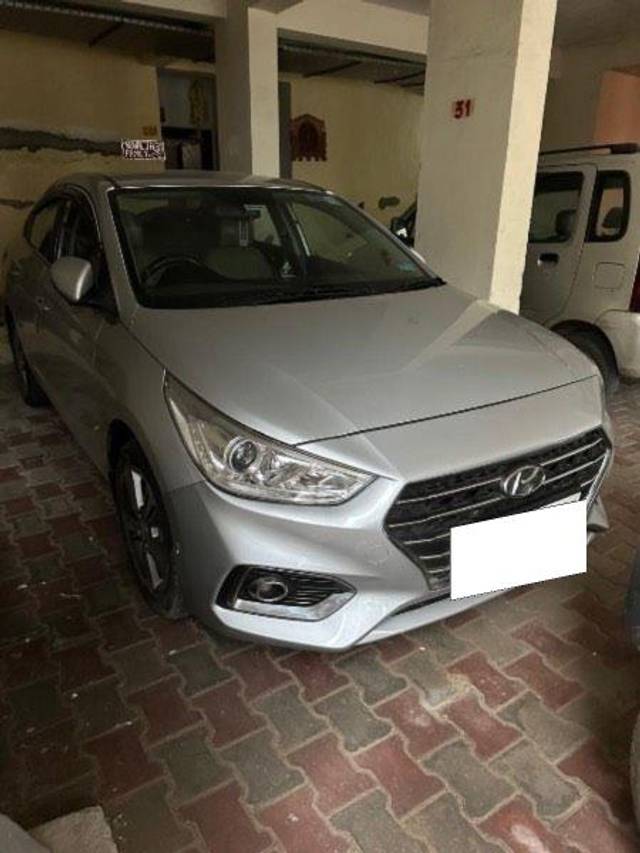 https://images10.gaadi.com/usedcar_image/4055838/original/processed_8ad18775-e508-46f8-8687-4d26e81f6685.jpeg?imwidth=6400