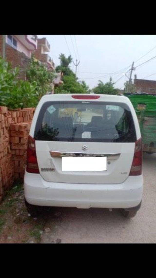 https://images10.gaadi.com/usedcar_image/4055896/original/processed_a8d6bf9f-12a9-4ce5-86ca-527a98543f8d.jpeg?imwidth=6401