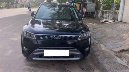 Mahindra XUV300 W8 Option BSVI