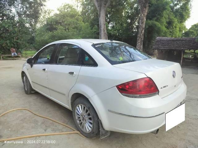 https://images10.gaadi.com/usedcar_image/4055934/original/processed_4e579bcc-6950-49c1-a04f-97b7535e7143.jpg?imwidth=6401