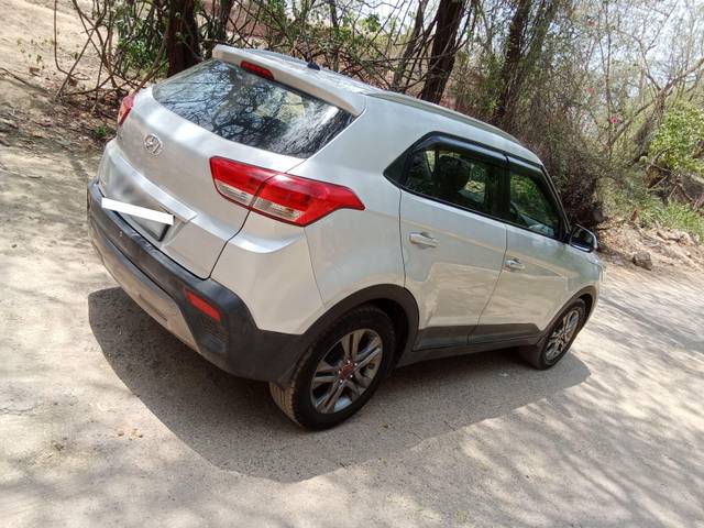 https://images10.gaadi.com/usedcar_image/4055938/original/processed_7d15df228601e0cfae005df008f0d32e.jpg?imwidth=6402