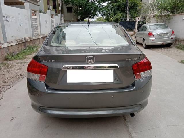 https://images10.gaadi.com/usedcar_image/4056331/original/processed_939dcbf33eb5b26ae5d4769e0cc72d1a.jpg?imwidth=6401