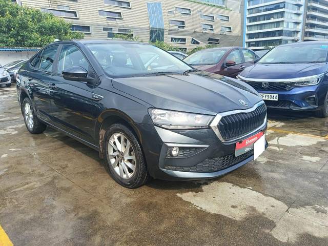 https://images10.gaadi.com/usedcar_image/4056591/original/processed_8039153d14ac315690c4cdce9174b04e.jpg?imwidth=6400