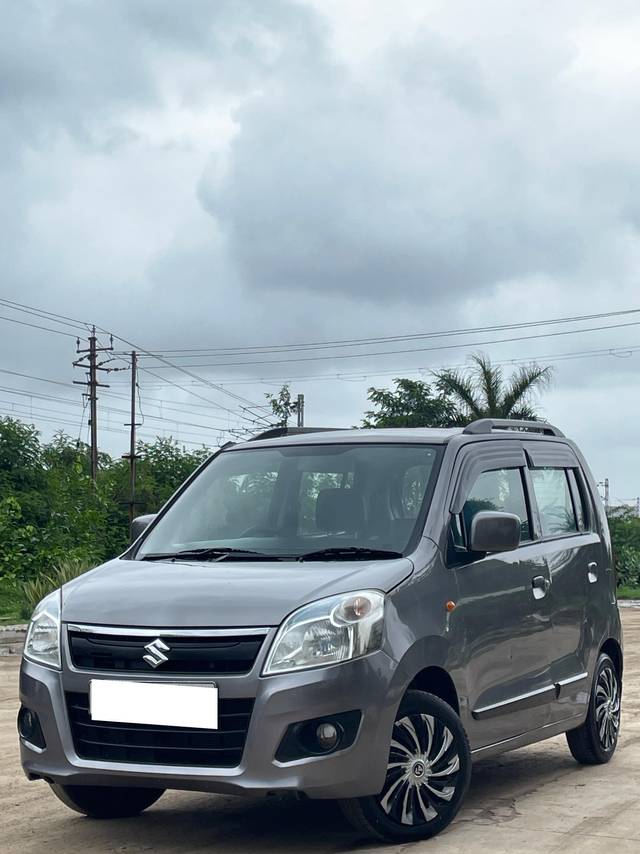 https://images10.gaadi.com/usedcar_image/4056605/original/processed_6c9d7fe095223b4d96c933452a0c74fe.jpg?imwidth=6400