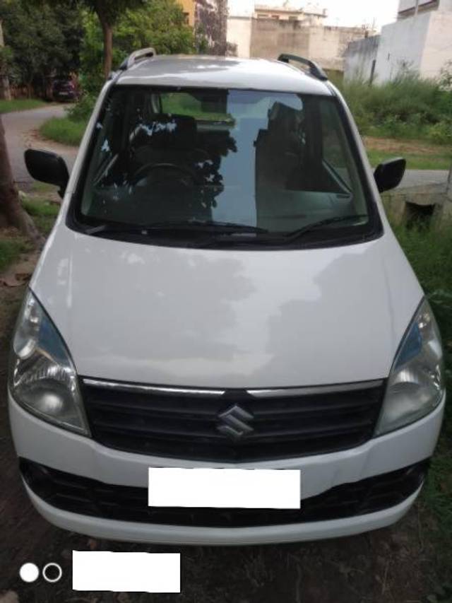 https://images10.gaadi.com/usedcar_image/4057126/original/processed_43418251-0fbc-467f-9b4d-dffd056c673b.jpg?imwidth=6400