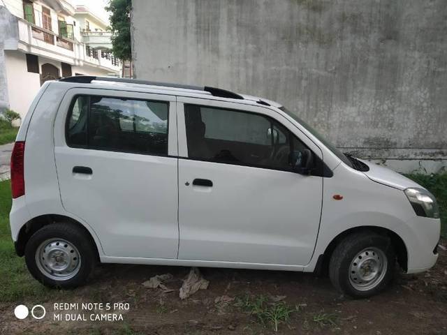 https://images10.gaadi.com/usedcar_image/4057126/original/processed_c06d8436-33f8-44f6-b281-568bf349b60d.jpg?imwidth=6401