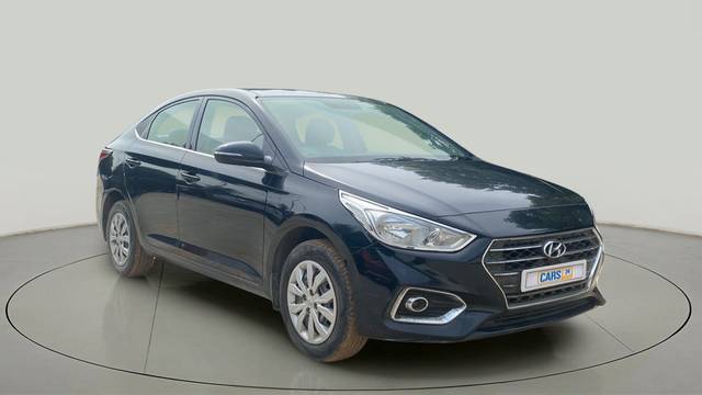 https://images10.gaadi.com/usedcar_image/4057142/original/3ab39023e40ae57ef4cef496b8873e3f.jpg?imwidth=6400