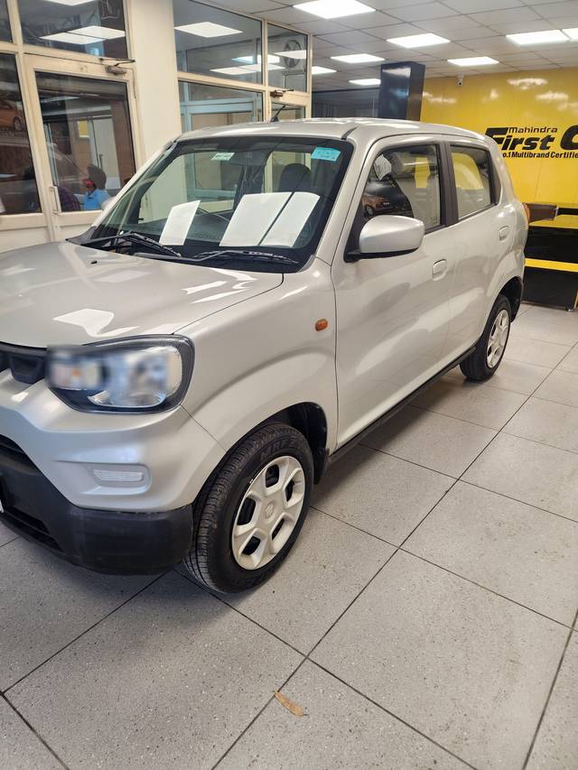 https://images10.gaadi.com/usedcar_image/4057253/original/processed_ce8ab20d6b095c7a7757e4aec01a78ab.jpg?imwidth=6402