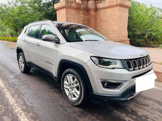 https://images10.gaadi.com/usedcar_image/4057344/original/processed_755fc4ec9d5255f7de7b2a5a68cdaea7.jpg?imwidth=6400