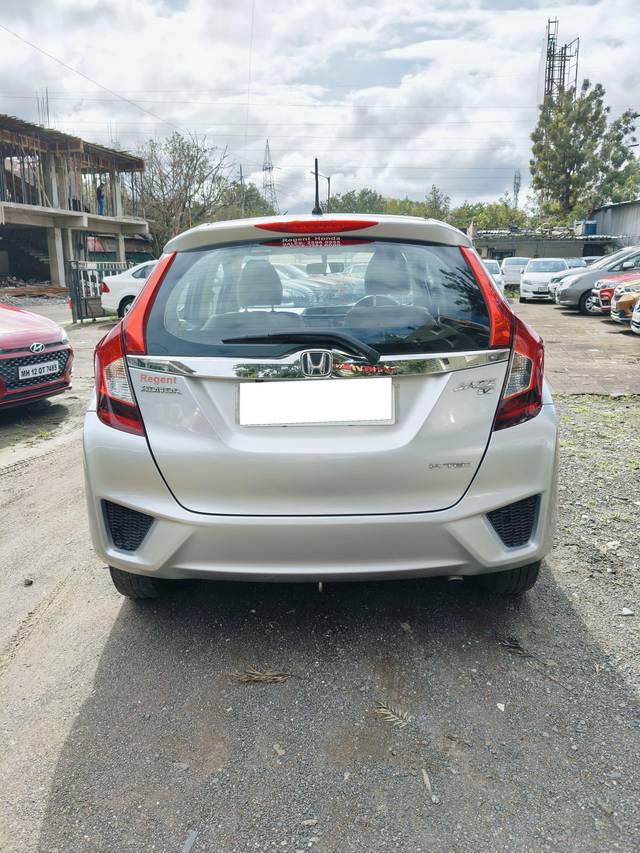 https://images10.gaadi.com/usedcar_image/4057405/original/processed_069adcad2a1f0d8aea7aa35d027eb266.jpg?imwidth=6401