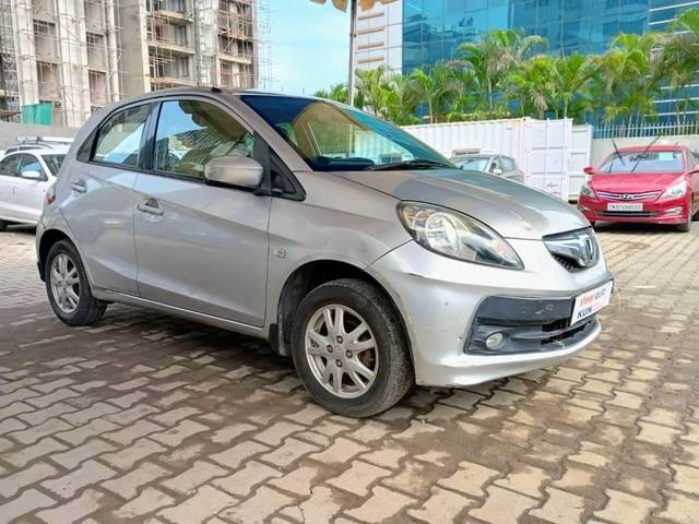 https://images10.gaadi.com/usedcar_image/4057445/original/processed_fe8d082e1d6ac2839b7762820e65eaac.jpeg?imwidth=6400