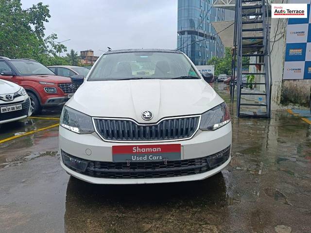 https://images10.gaadi.com/usedcar_image/4057527/original/2803b4c5cffeaf3004afb2f580da2cba.jpg?imwidth=6400