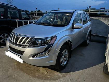 Mahindra XUV500 W6 2WD