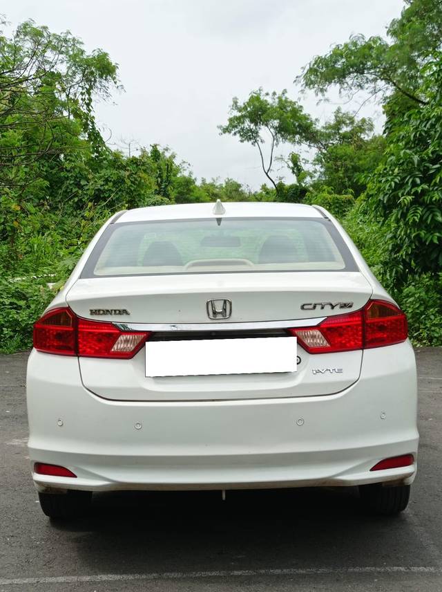 https://images10.gaadi.com/usedcar_image/4057820/original/processed_6ec0627385731216978787798c760a9d.jpg?imwidth=6402