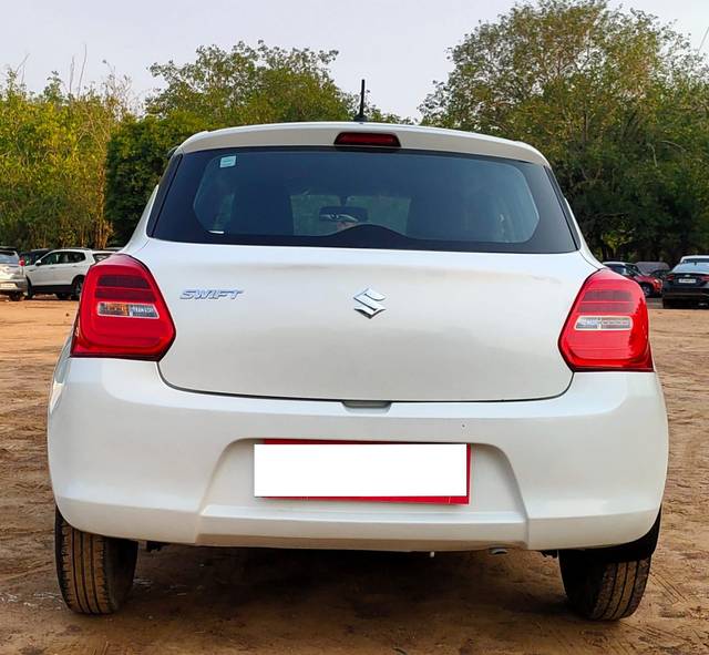 https://images10.gaadi.com/usedcar_image/4057828/original/processed_d1ecce7511751cf09b3c1f480383b7d2.jpg?imwidth=6402