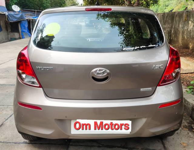 https://images10.gaadi.com/usedcar_image/4057889/original/processed_92c39b0412b18155ab8ef1d195944dc6.jpg?imwidth=6402