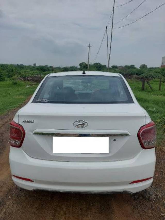 https://images10.gaadi.com/usedcar_image/4058016/original/processed_c6e64072-7376-4662-9a82-af512b2af559.jpg?imwidth=6401