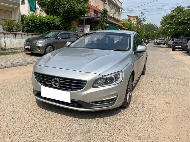 https://images10.gaadi.com/usedcar_image/4058092/original/processed_8ad235975d98d91d6ac2639fc7699ba0.jpg?imwidth=6402