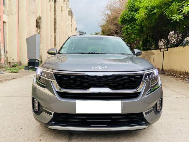 https://images10.gaadi.com/usedcar_image/4058171/original/processed_4f8e0bb3f650960c38902a32b13720b7.jpg?imwidth=6400