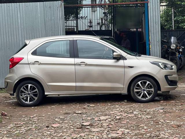 https://images10.gaadi.com/usedcar_image/4058288/original/processed_123d0544ea49c1fefa05952ce454acf6.jpg?imwidth=6401