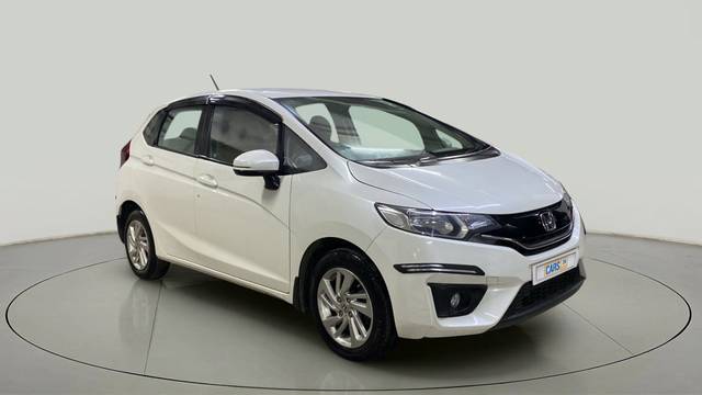 https://images10.gaadi.com/usedcar_image/4058668/original/f4bd07fde88302a24eb67a26a1e5a5ea.jpg?imwidth=6400