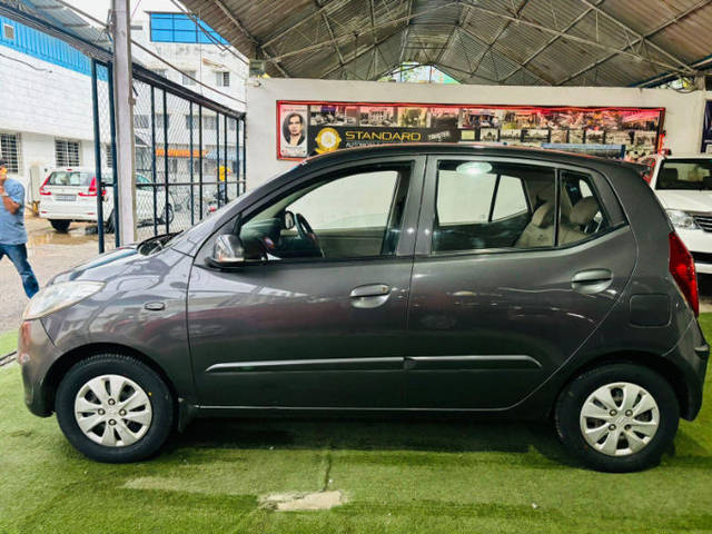 https://images10.gaadi.com/usedcar_image/4058841/original/processed_5220508859a9063883c9ee1ad829140e.png?imwidth=6402