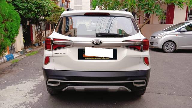 https://images10.gaadi.com/usedcar_image/4058886/original/processed_00cfc7d74248a53efe0870c3d49e1240.jpg?imwidth=6401