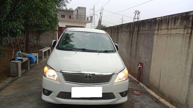 https://images10.gaadi.com/usedcar_image/4058960/original/processed_5413fcea-243a-44c4-bf03-294932384997.jpg?imwidth=6400