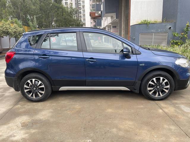 https://images10.gaadi.com/usedcar_image/4059101/original/processed_e00362dd3deee020e8cea28e98688e79.jpeg?imwidth=6401