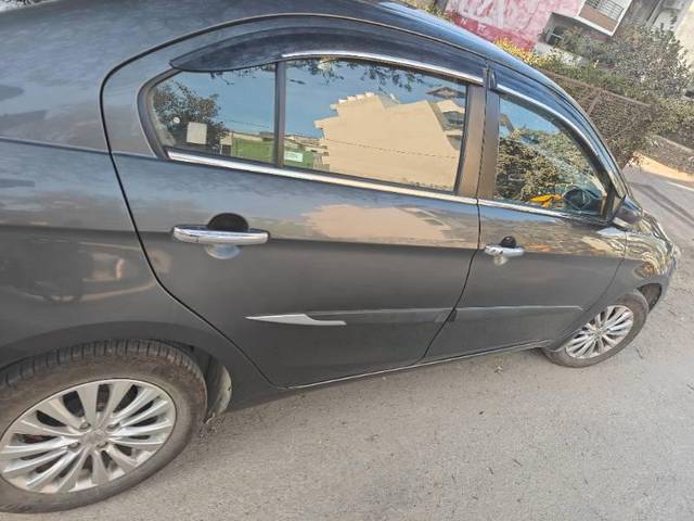 https://images10.gaadi.com/usedcar_image/4059143/original/processed_5face043-6eab-436e-a079-685cdc06d198.jpg?imwidth=6400