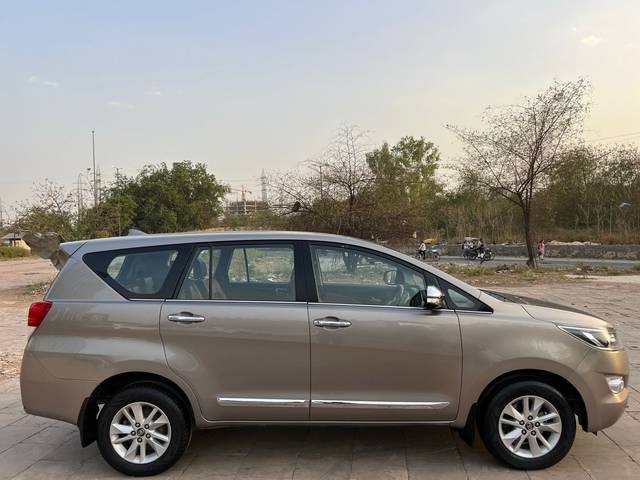 https://images10.gaadi.com/usedcar_image/4059250/original/026392824eab759fda9583a43de4563a.jpg?imwidth=6401